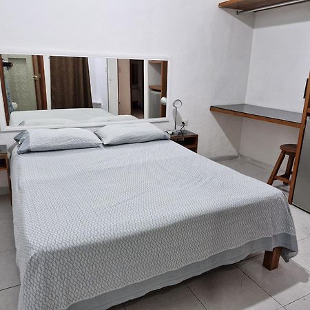 Las Margaritas Casa De Huespedes Apartment แคนคูน ภายนอก รูปภาพ